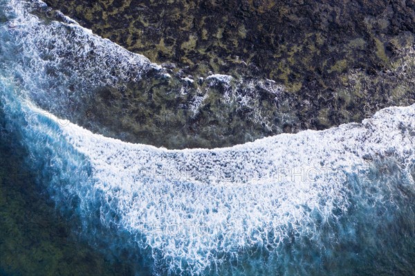 Waves in rocky surf