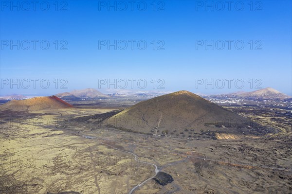 Volcanoes Montana Negra and Montana Colorada