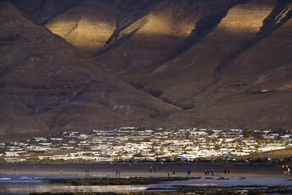 Tourist resort Famara Bungalows on the beach