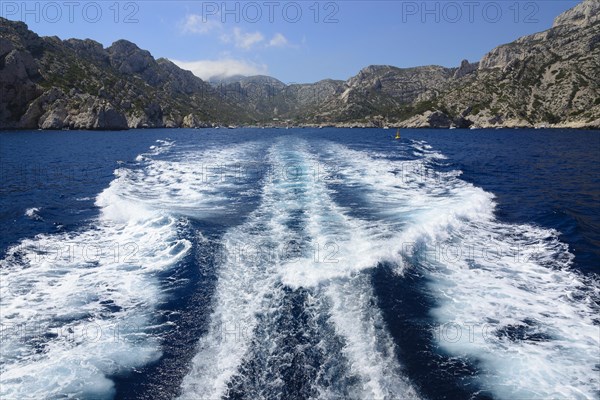 Wake behind a boat, Marseille