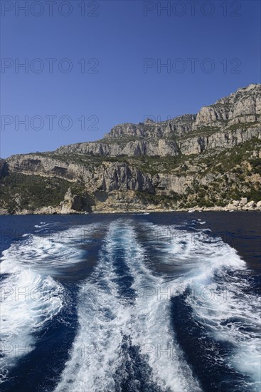 Wake behind a boat, Marseille