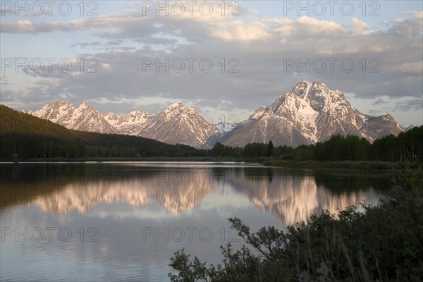 View over Jackson Lake to Grand Teton Range