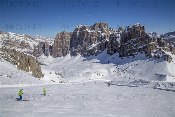 Skiers on ski slopes at Lagazuoi