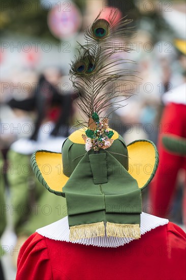 Hat with brim yellow green