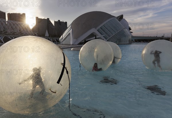 Children in walk-in waterballs