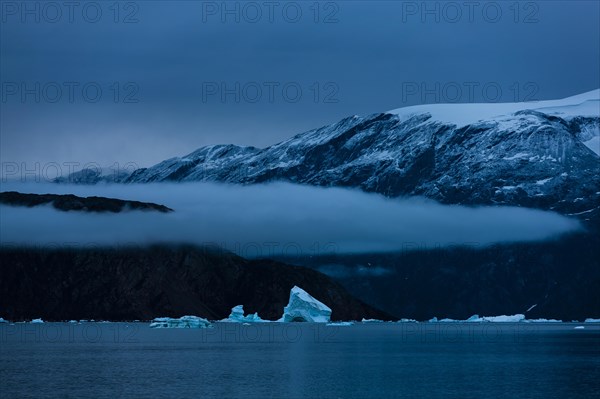 Drift ice in Scoresbysund at dawn