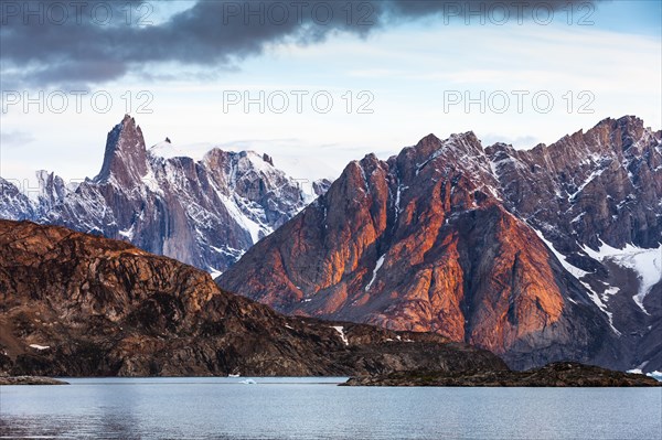 Sunrise in Harefjord with Tsavagattag summit