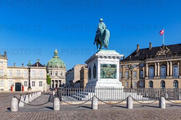 Statue of King Frederik V of Denmark in front of Frederiks Kirke or Marmorkirken