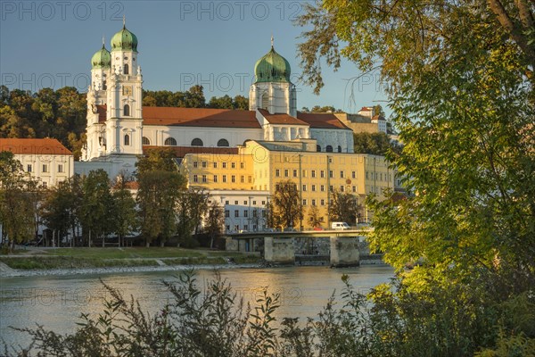 View over the Inn to St.Stephan's Cathedral and Veste Oberhaus