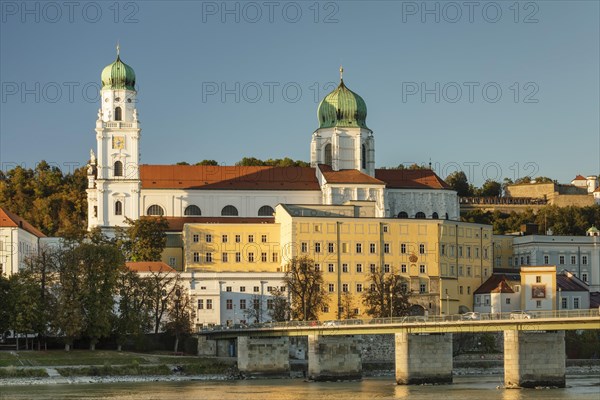 View over the Inn to St.Stephan's Cathedral and Veste Oberhaus