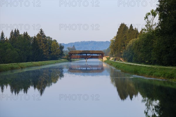 Wooden bridge over Isar channel