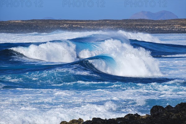 Surf waves