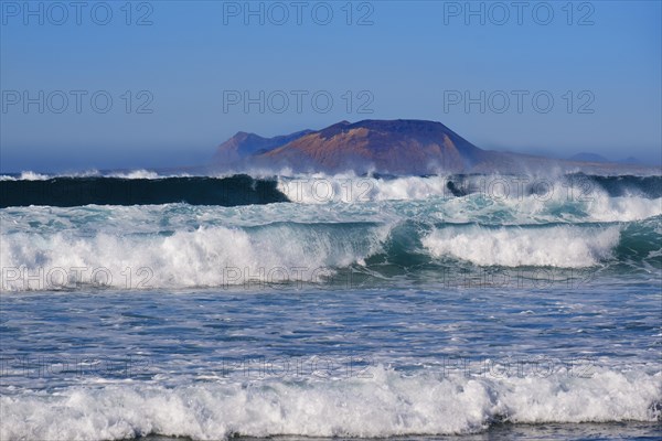 Strong waves at Caleta de Famara