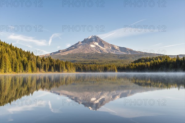 Reflection of the volcano Mt. Hood in Lake Trillium Lake