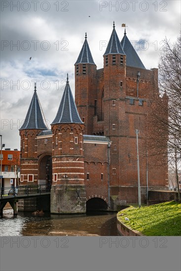 Amsterdamse Poort city gate