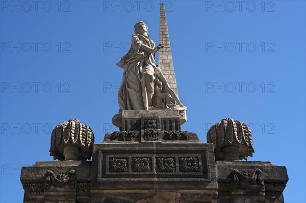 Fountain figure with obelisk