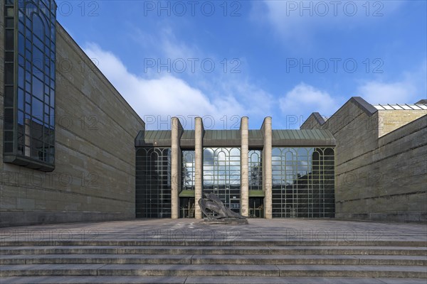 Entrance to the Neue Pinakothek