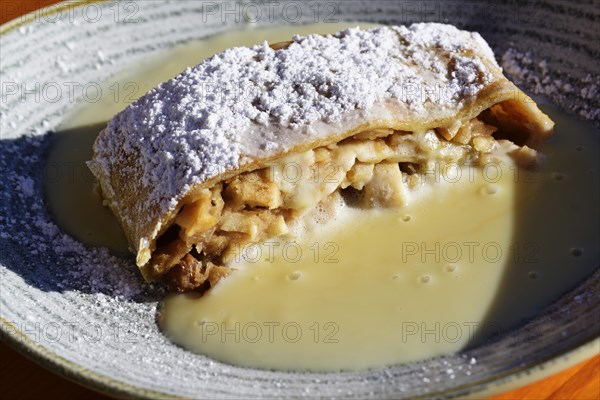 Apple strudel with vanilla sauce