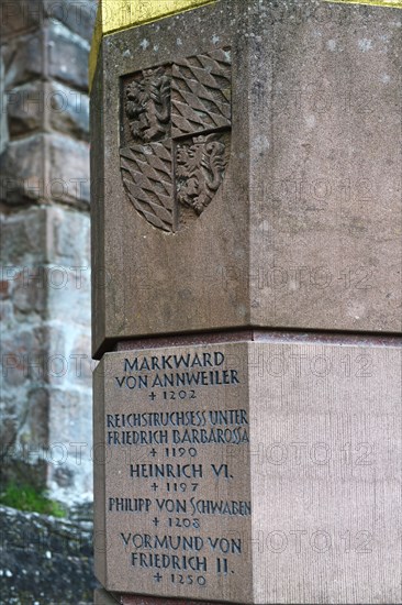 Column in front of the castle on the Trifels