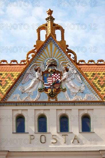 Roof with typical tiles from Zsolnay