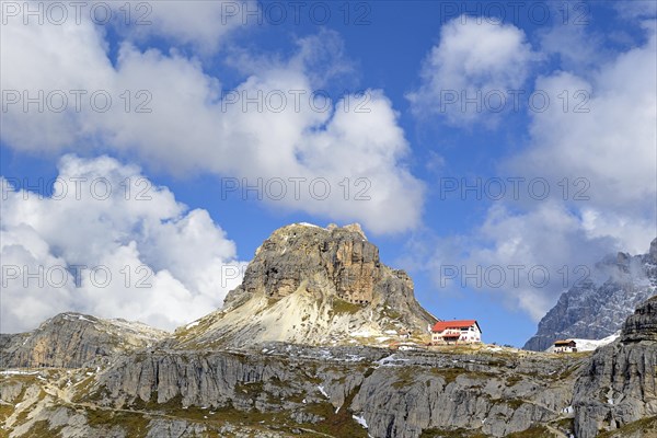 Three peaks hut 2405 m