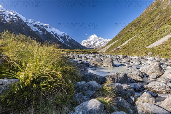 Hooker Valley with views of Mount Cook