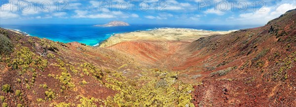 View into the volcanic crater of Montana Bermeja