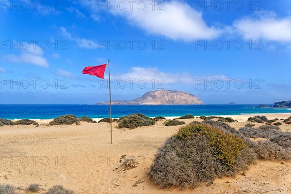 Red flag on Playa de las Conchas