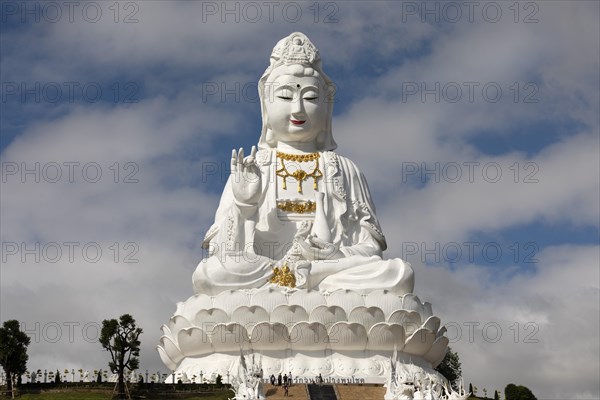 Giant Guan Yin statue at Wat Huay Pla Kang Temple