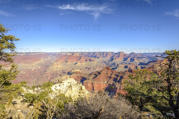 View from Rim Trail between Mather Point and Yavapai Point