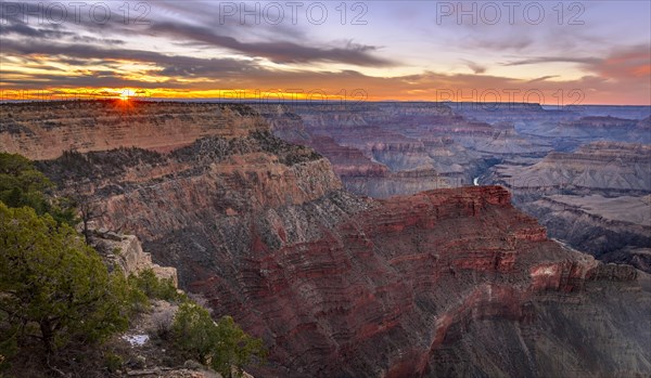 Gorge of the Grand Canyon at sunset