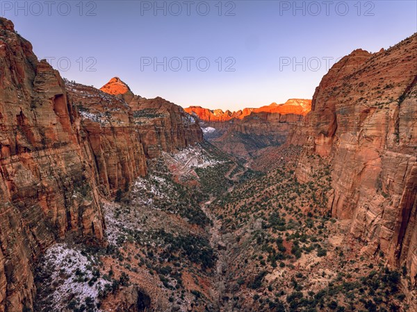 View from Canyon Overlook into Zion Canyon with snow