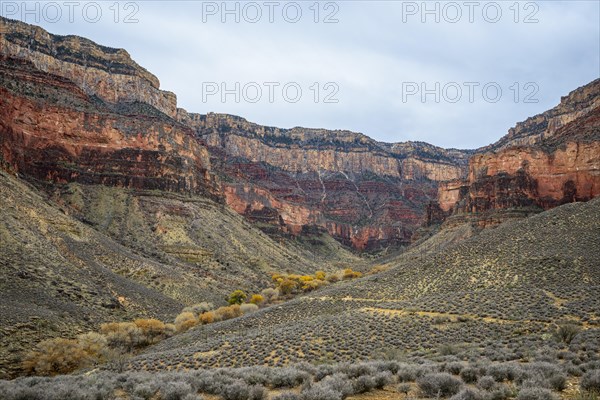 View from the Plateau Point Trail in the canyon of the Grand Canyon to the South Rim