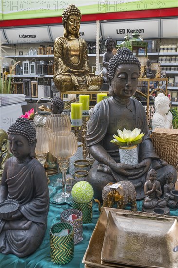 Buddhafiguren in the building market