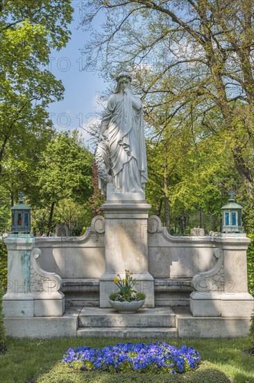 Grave with mourning female figure