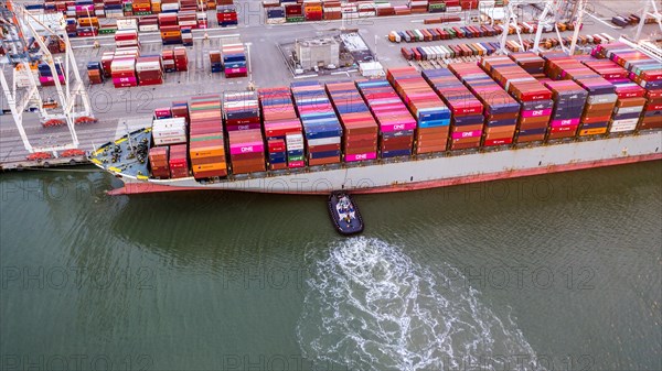 Cargo ship in the Port of Oakland