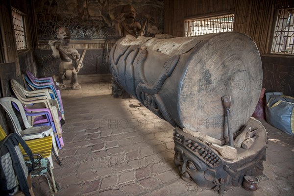 Drum from a tree trunk in a Tam-Tam House