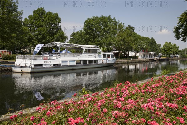 Ruhrschifffahrt white fleet