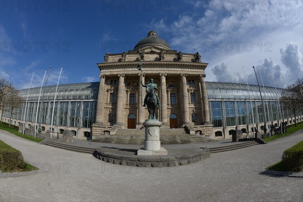 Bavarian State Chancellery with equestrian statue of Otto von Wittelsbach