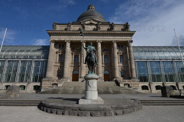 Bavarian State Chancellery with equestrian statue of Otto von Wittelsbach