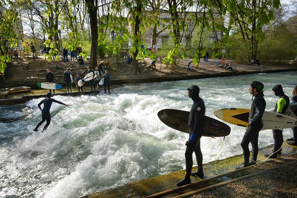 Surfers on the Eisbach