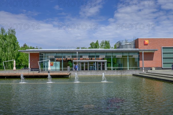 Lecture hall building