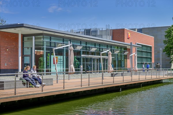 Lecture hall building