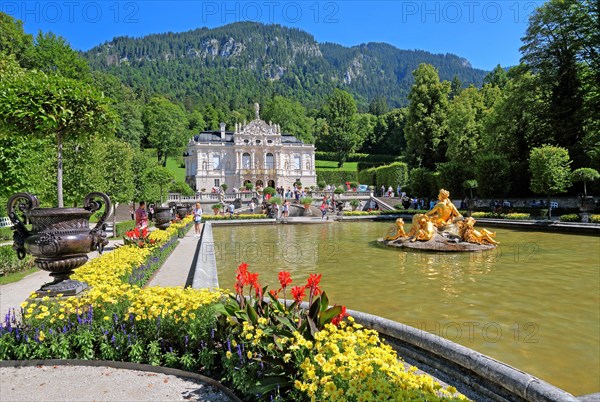 Bassin in the garden parterre with south view of the castle