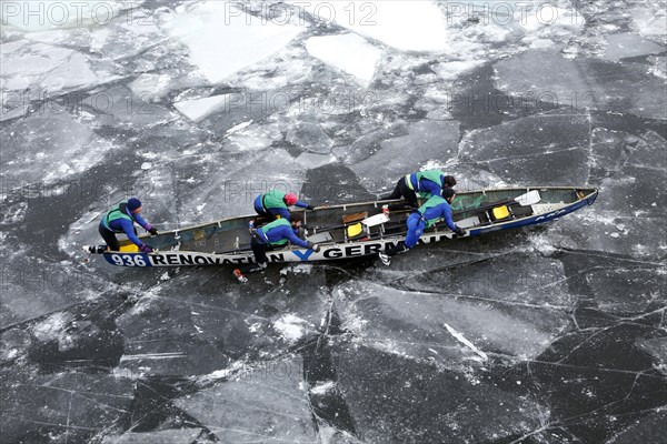 Canoe race challenge over the frozen Saint Lawrence River