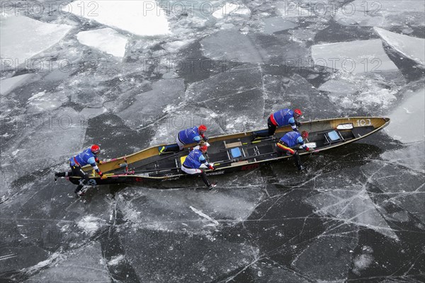 Canoe race challenge over the frozen Saint Lawrence River