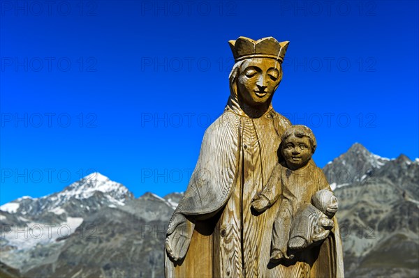 Madonna figure at the Chapel Kapelle Maria zum Schnee