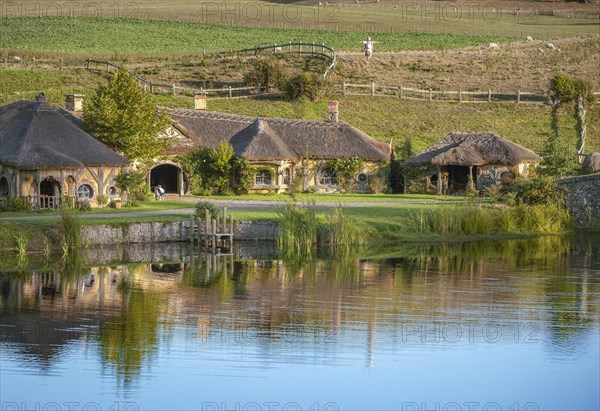 Bar The Green Dragon Inn at the lake