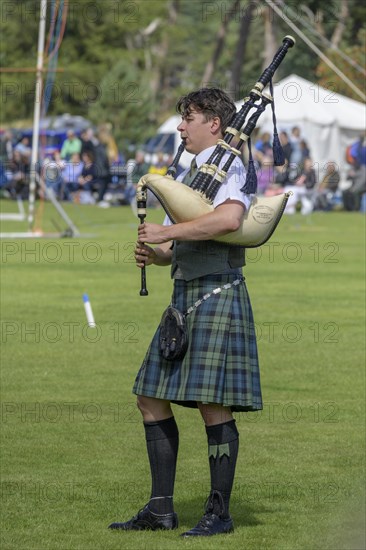 Bagpiper