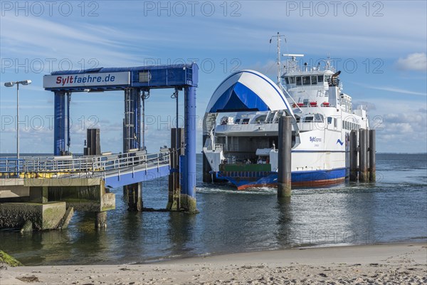 Sylt ferry landing at the port of List